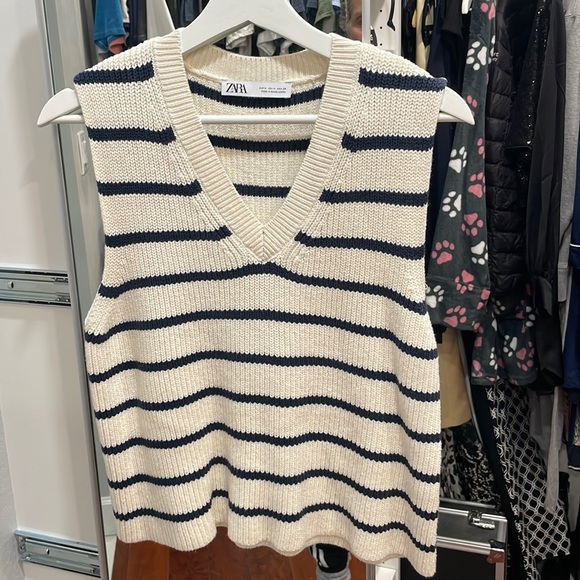 Zara Other - Zara Sweater vest
